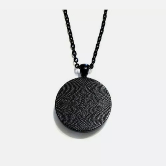 New Lady with an Ermine Black Glass Necklace. - Picture 3 of 5